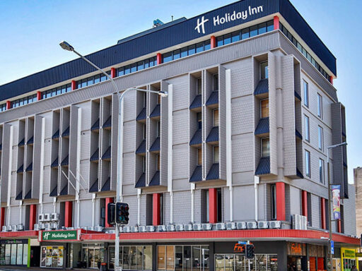 IHG brings Holiday Inn back to Townsville with a 93-room hotel opening in 2026, featuring modern amenities, event spaces, and a central CBD location in Queensland.