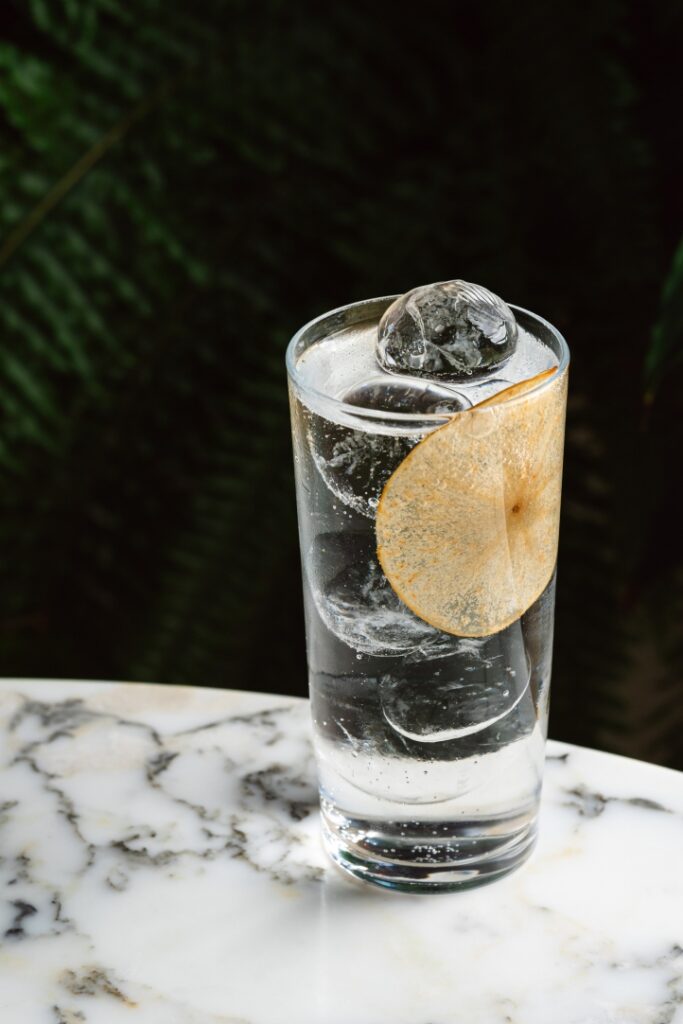 Experience A Taste of Athens at Four Seasons Geneva with Avra Bar's exclusive cocktails and Greek tapas, available on the terrace from May 15 to 30, 2025.