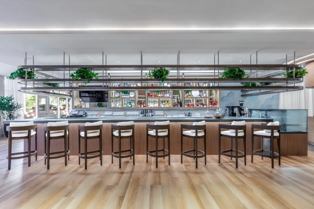 Beach House Fort Lauderdale reopens as a Hilton Resort with all-suite accommodations, oceanview dining, rooftop experiences, and beachside service on Florida’s coast.