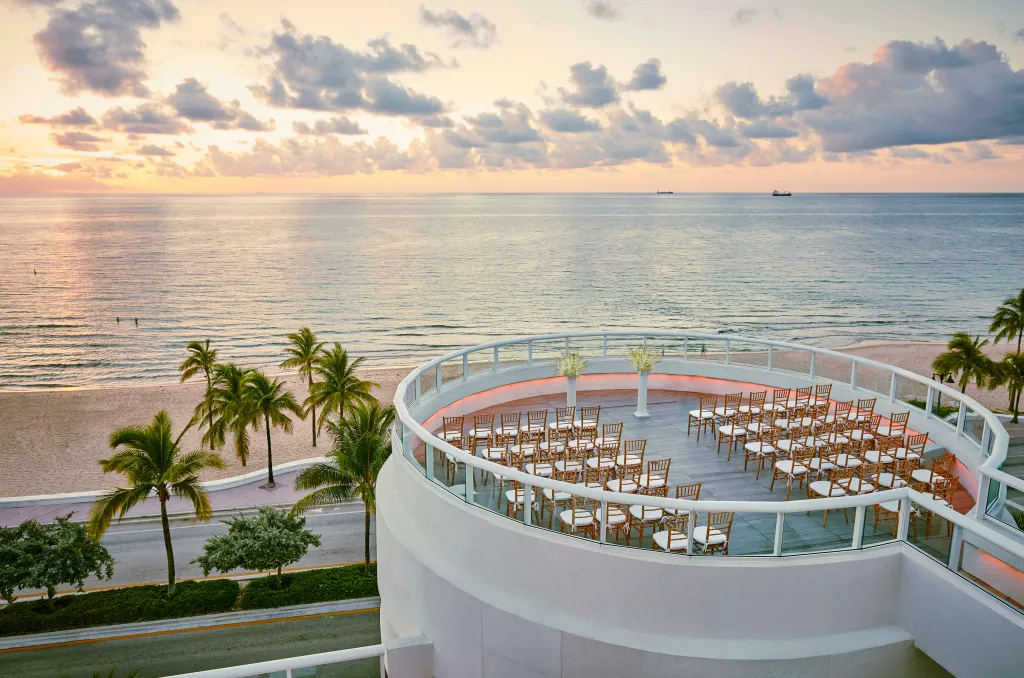 Beach House Fort Lauderdale reopens as a Hilton Resort with all-suite accommodations, oceanview dining, rooftop experiences, and beachside service on Florida’s coast.