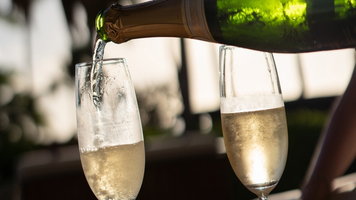 Launching July 4, the new Club Lounge at Four Seasons Oahu offers ocean views, local cuisine, premium cocktails, and personalized service for Club room and suite guests.
