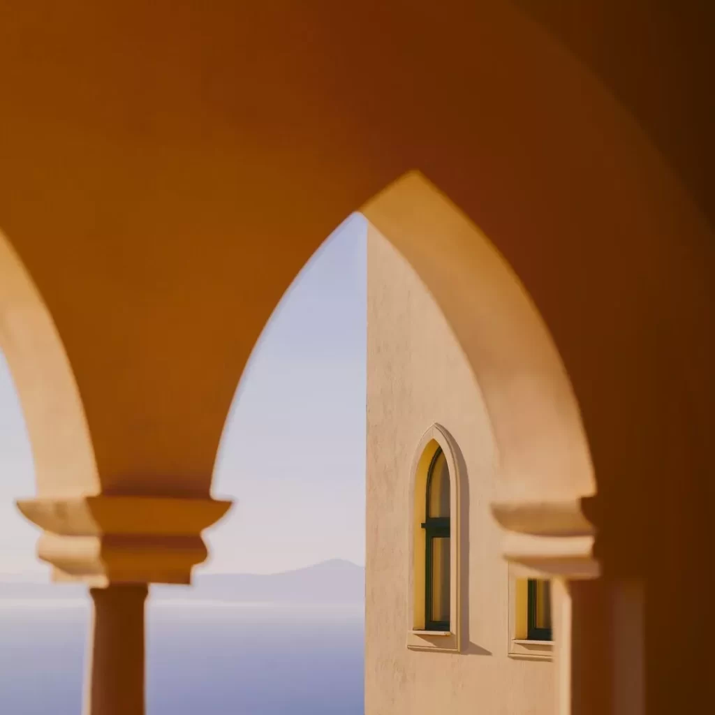 La Piscina, A Caruso Pool Club, debuts on the Amalfi Coast with luxe cabanas, curated wellness, Mediterranean cuisine, and stunning views at Belmond Hotel Caruso in Ravello.