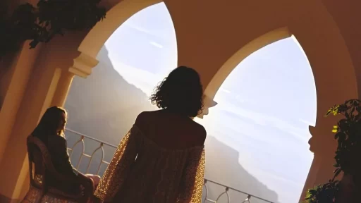 La Piscina, A Caruso Pool Club, debuts on the Amalfi Coast with luxe cabanas, curated wellness, Mediterranean cuisine, and stunning views at Belmond Hotel Caruso in Ravello.